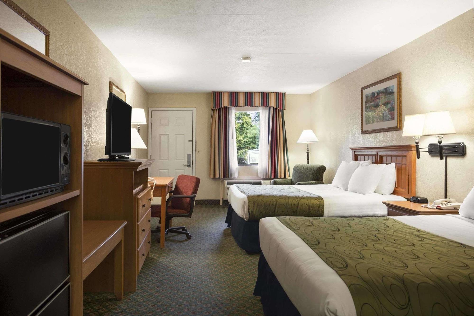 Days Inn & Suites By Wyndham Stuttgart Exterior photo